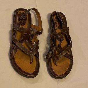 Born size 8 brown sandal